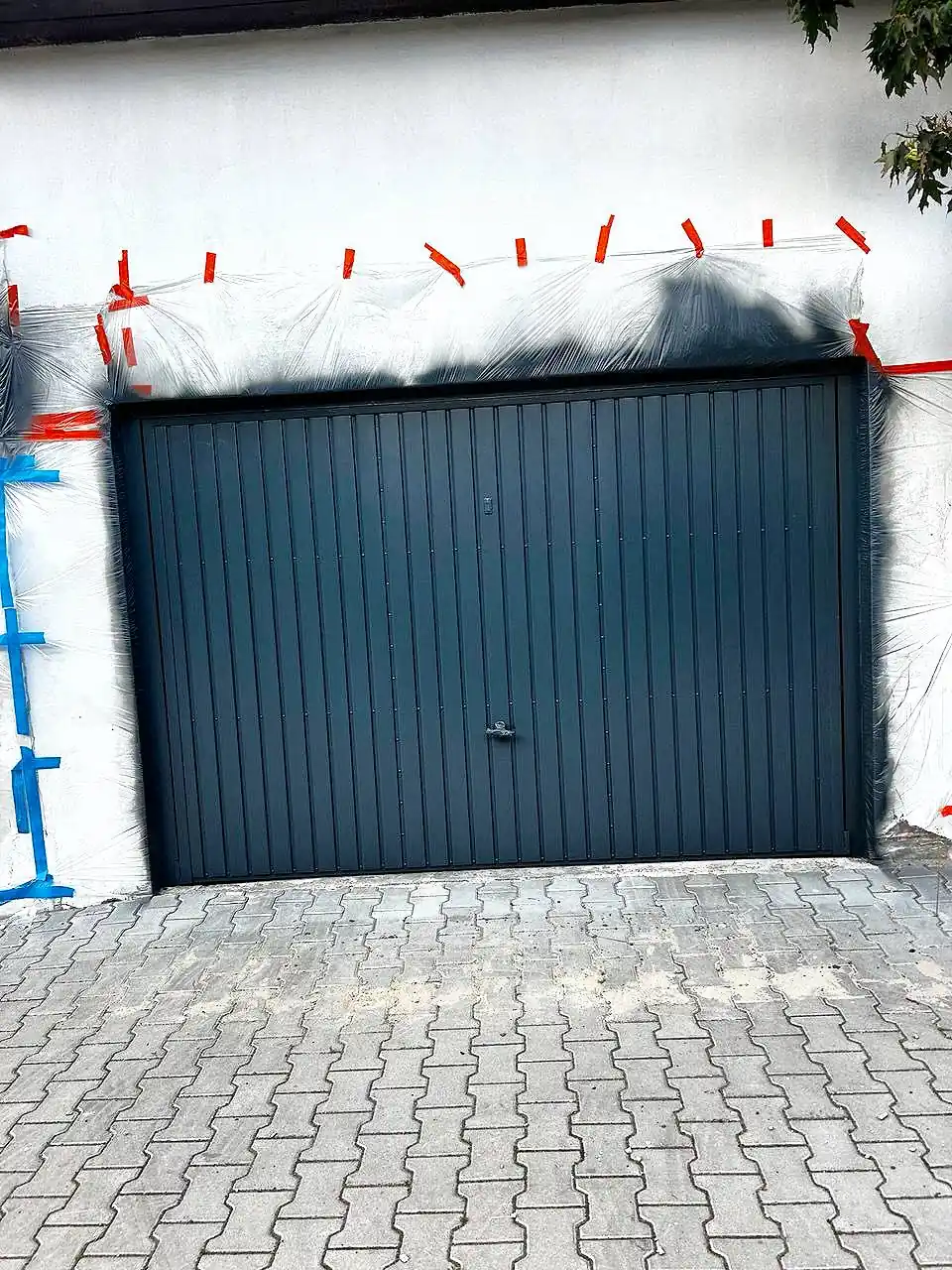 Malowanie drzwi garażowych